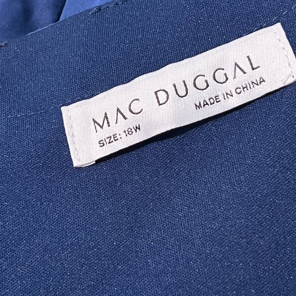 Mac Duggal quarter sleeve v neck A line gown silk gown midnight blue size 18W‎ - Picture 10 of 12